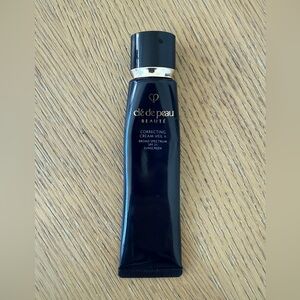 Clé de Peau_Correcting Cream Veil SPF 21